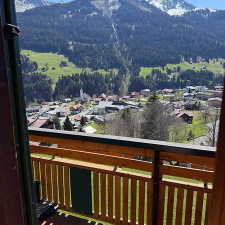 Bi-dr-gondamaika Ferienhaus